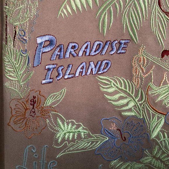 Tommy Bahama's Button Down Shirt 100% Silk "life is a beach, 365 a year" Size L - Picture 5 of 6